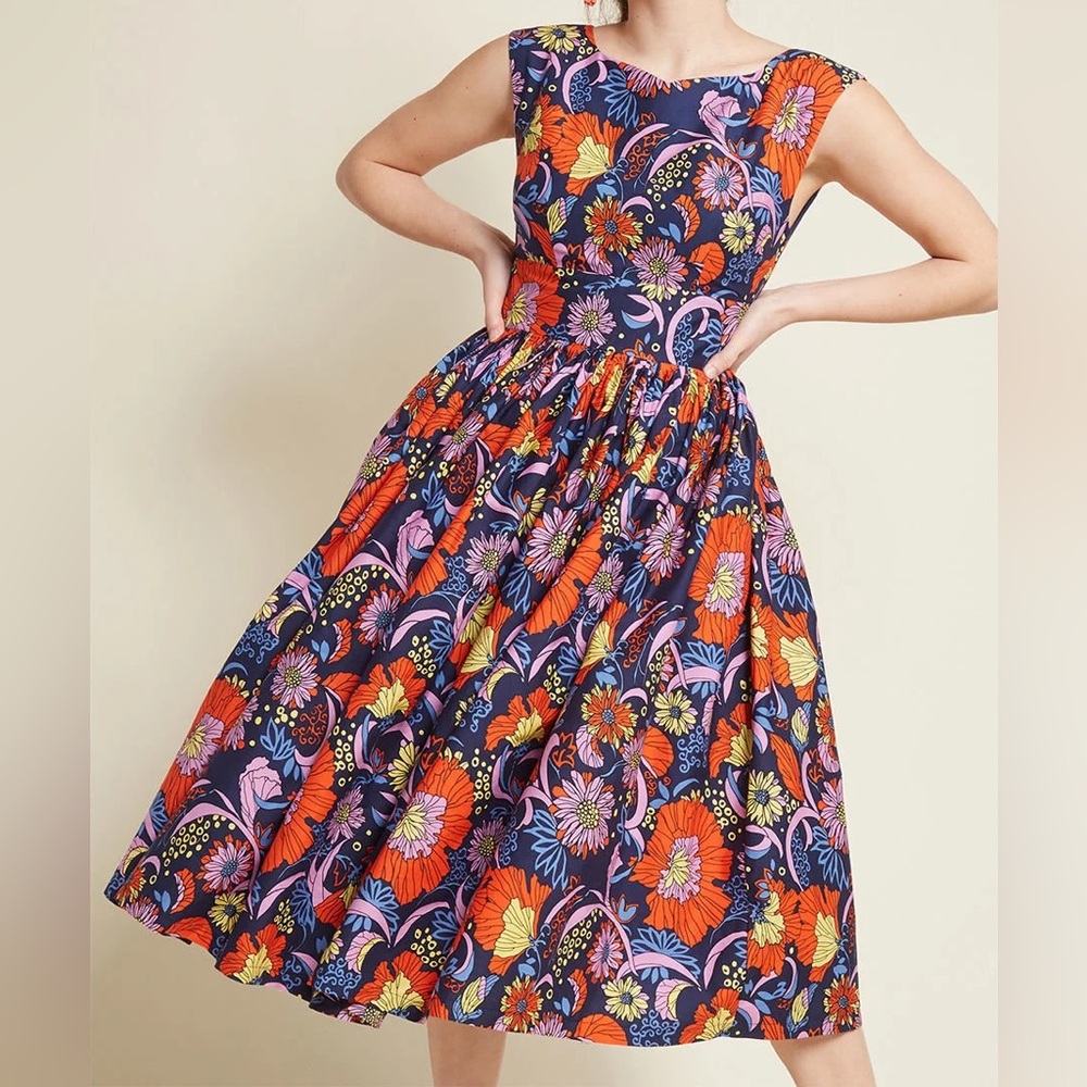 ModCloth Fit and Flare Floral Midi Dress Size Small